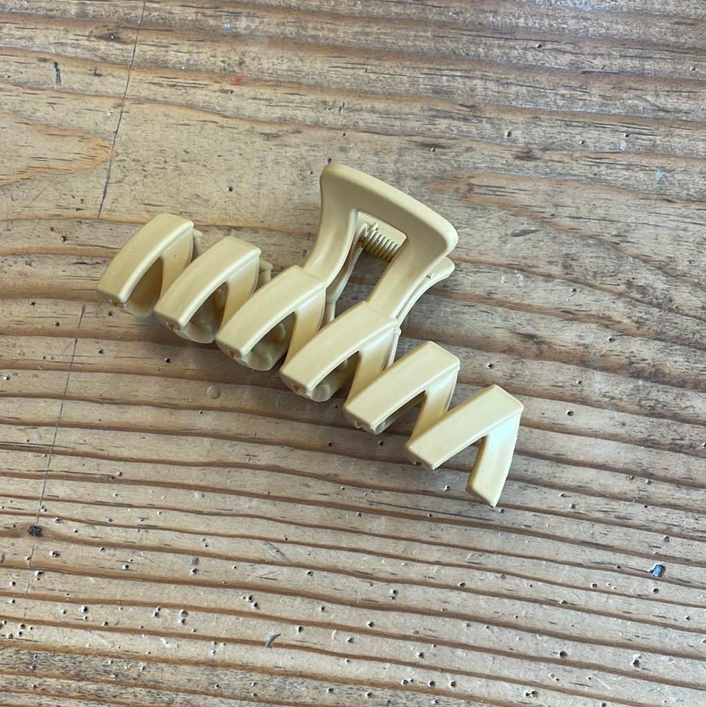 Matte Zig Zag Claw Clip {10 colors}