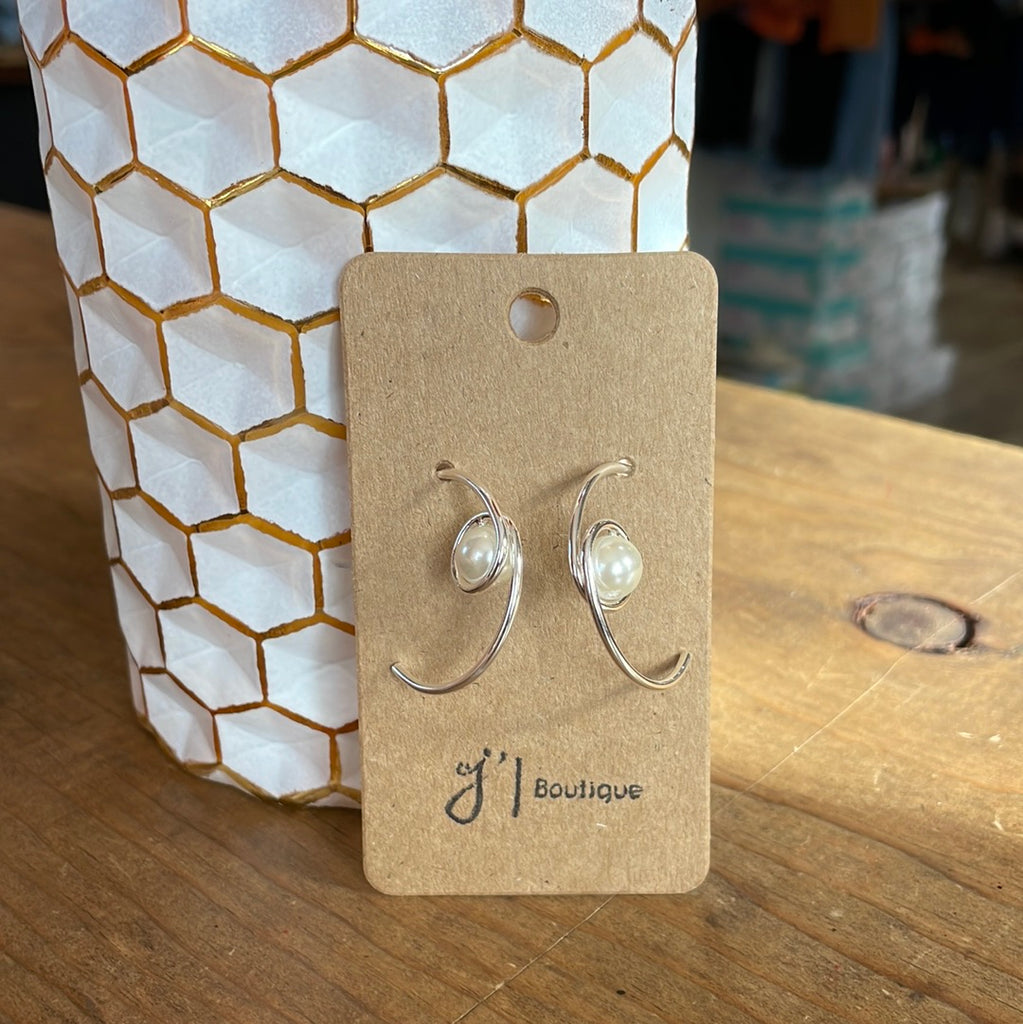 Wire Pearl Hoop Earrings {2 colors}