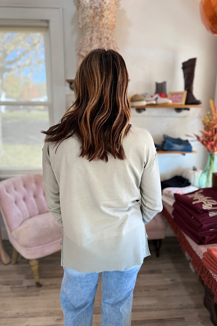 Issic Lightweight Sage Side Slit Sweater