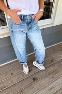 Emmy Vervet Light Wash Barrel Jeans