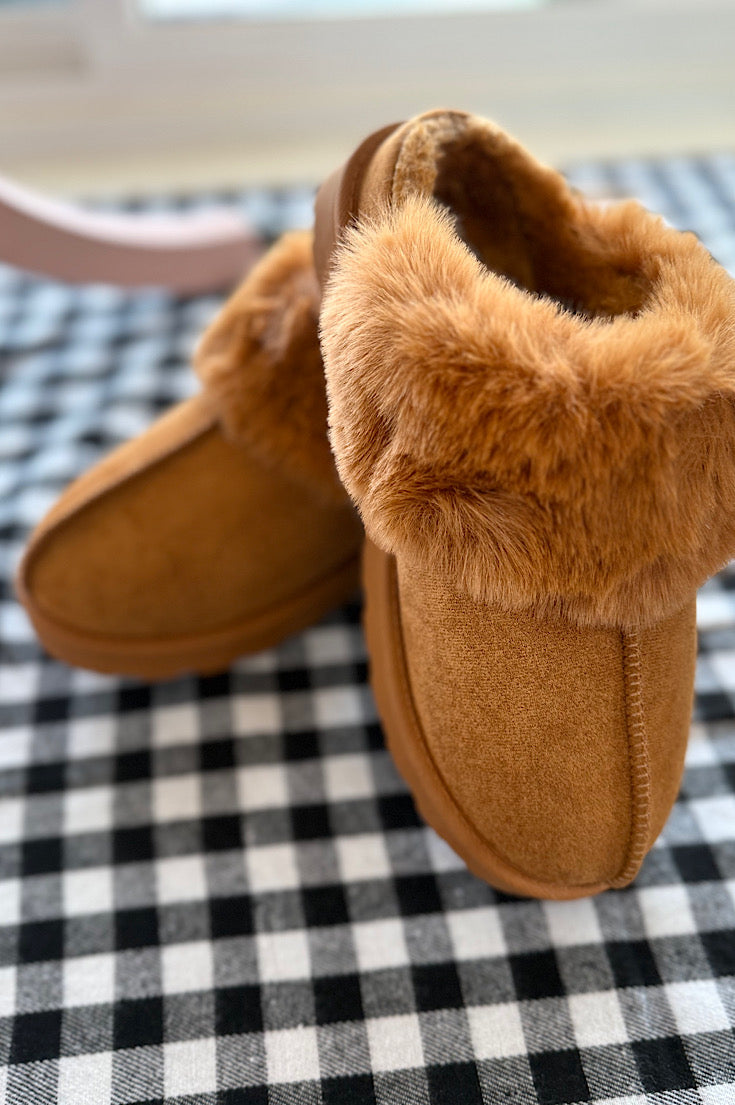 Breckyn Fur Lined Clog Slippers {2 colors}