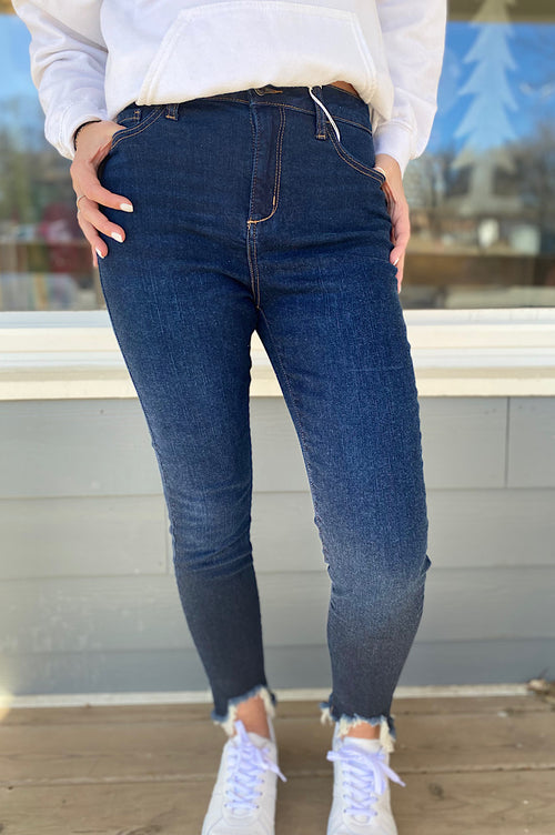 Case High Rise Dark Wash Hi-Low Hem