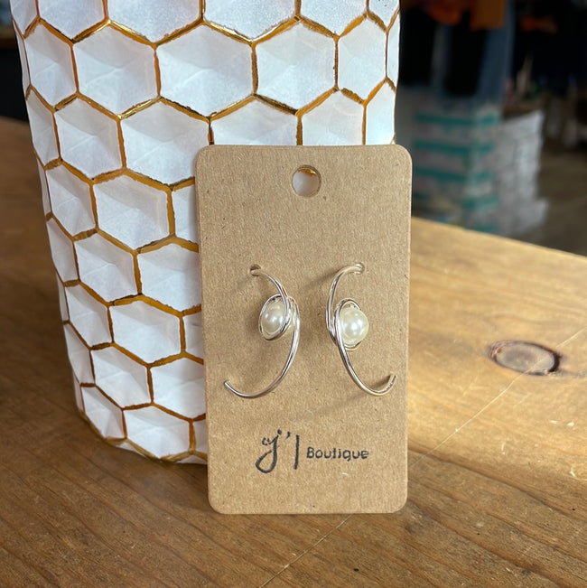 Wire Pearl Hoop Earrings {2 colors}