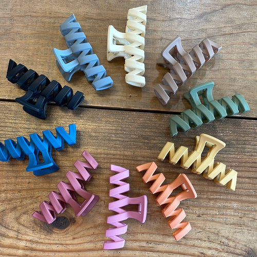Matte Zig Zag Claw Clip {10 colors}